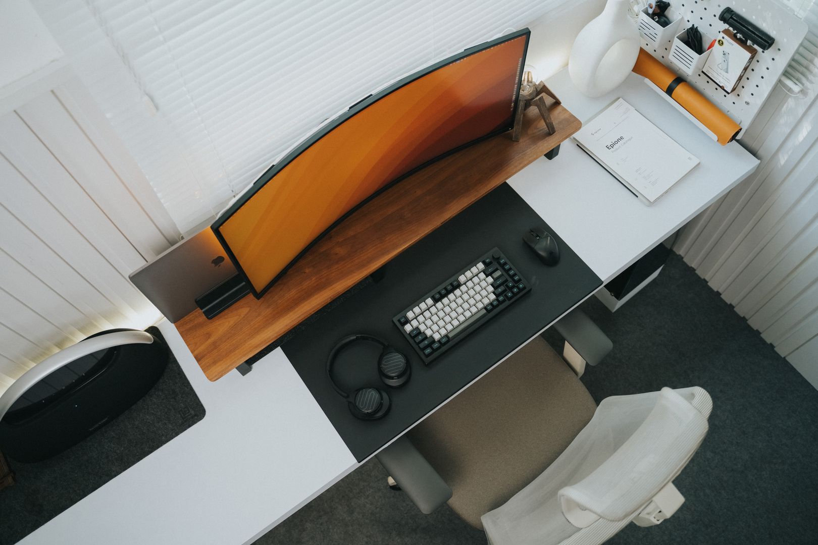 Soportes y brazos para monitor y portátil